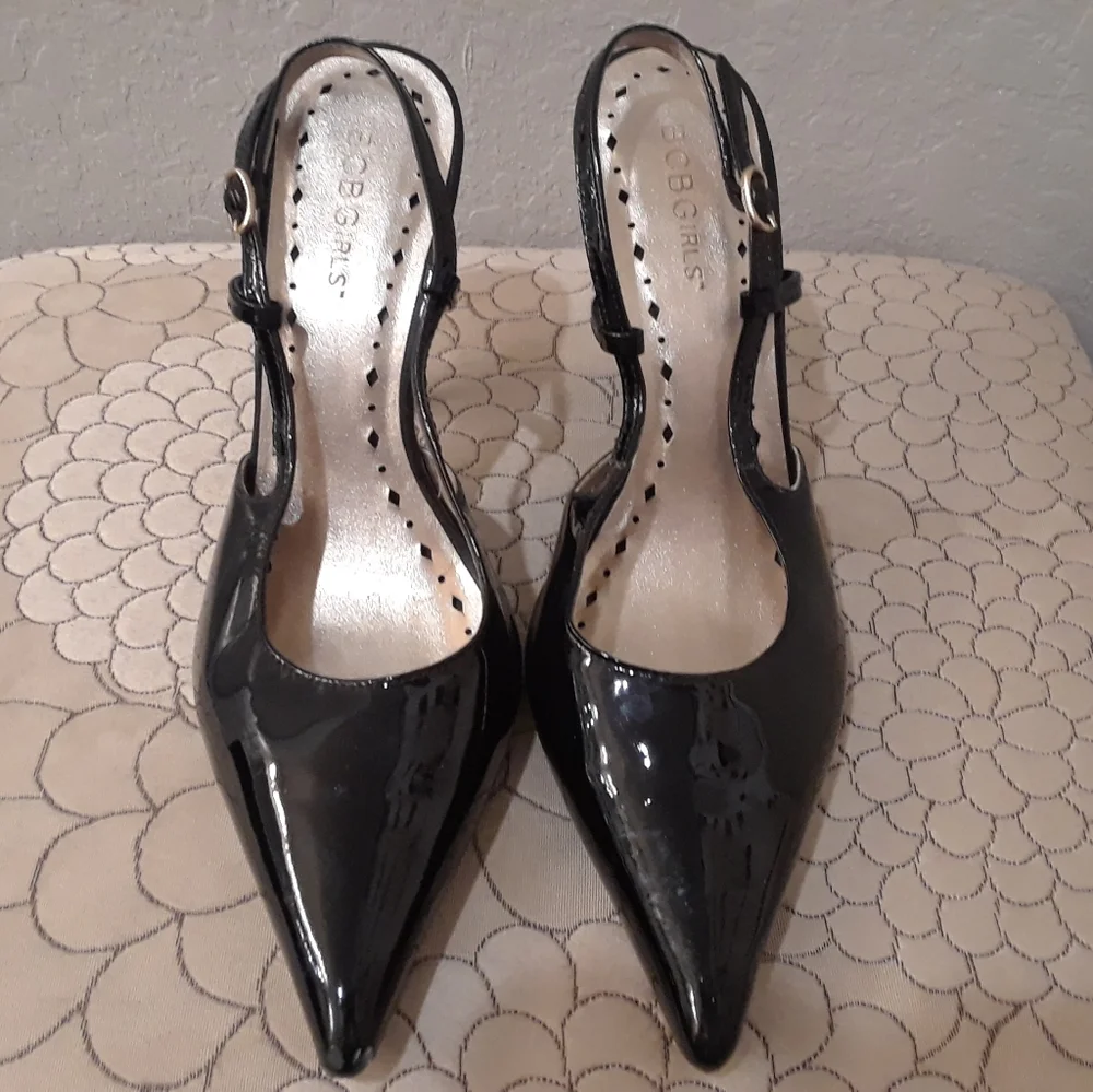 💕HP💕BCBGirls Sling Back Black Heels‎